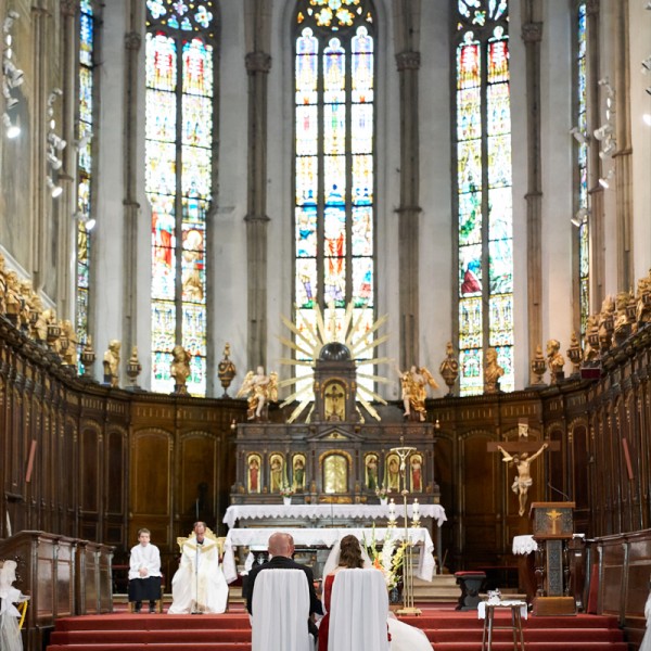 svadobny obrad v bazilike sv. Mikulasa v Trnave