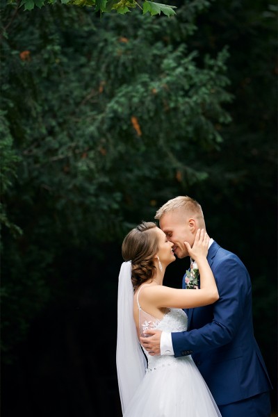 svadobny fotograf nevesta zenich parove fotenie svadobne fotenie svadba zamocky park pezinok