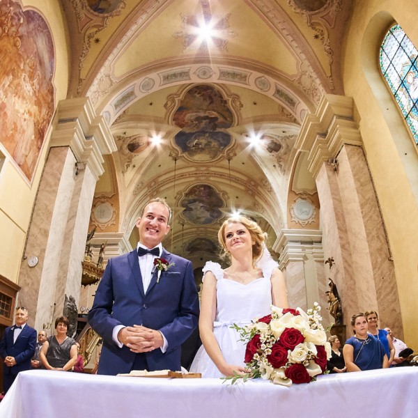 svadobny fotograf svadobny obrad v kostole sv. Jakuba v Trnave