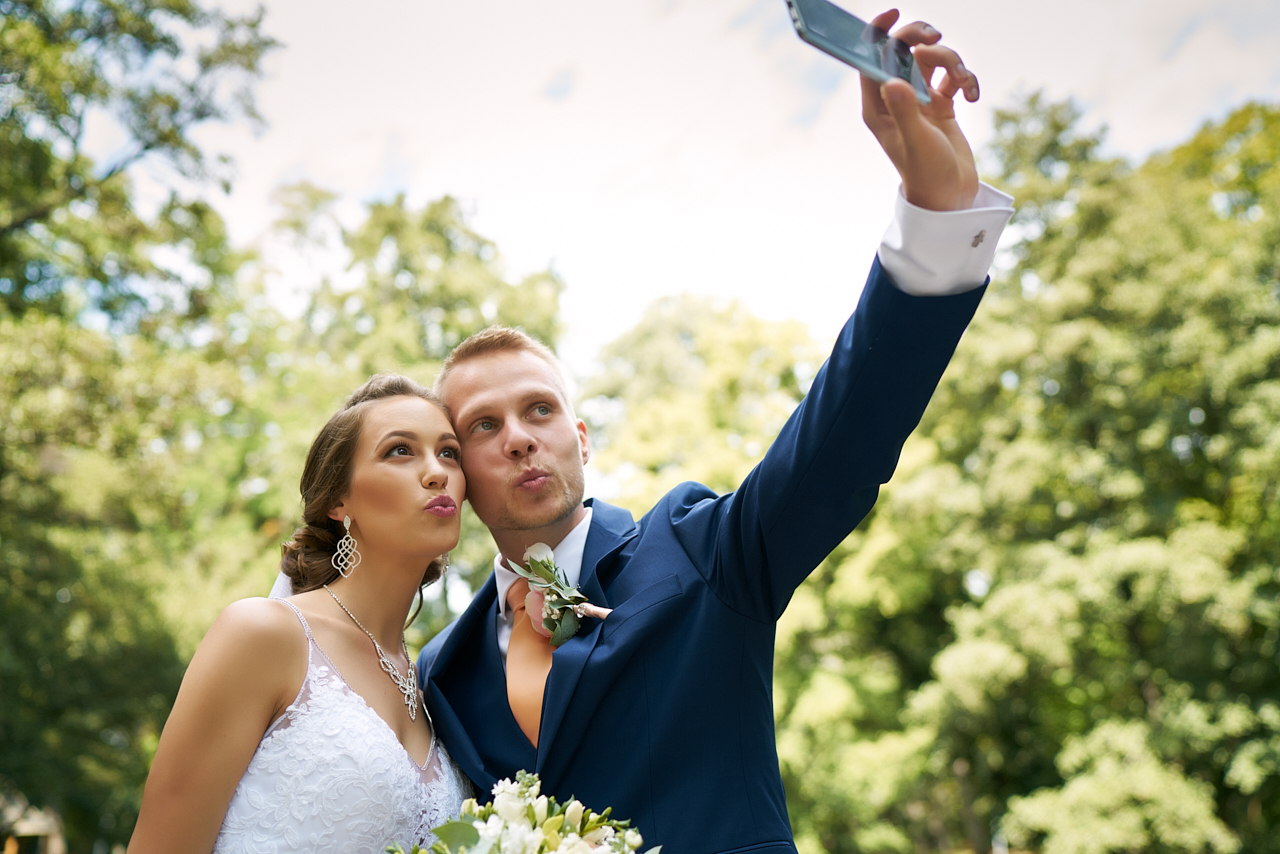 svadobny fotograf - svadobne fotenie - Pezinok zamocky park